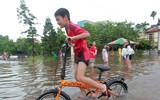 Hà Nội: Sân chơi biến thành 